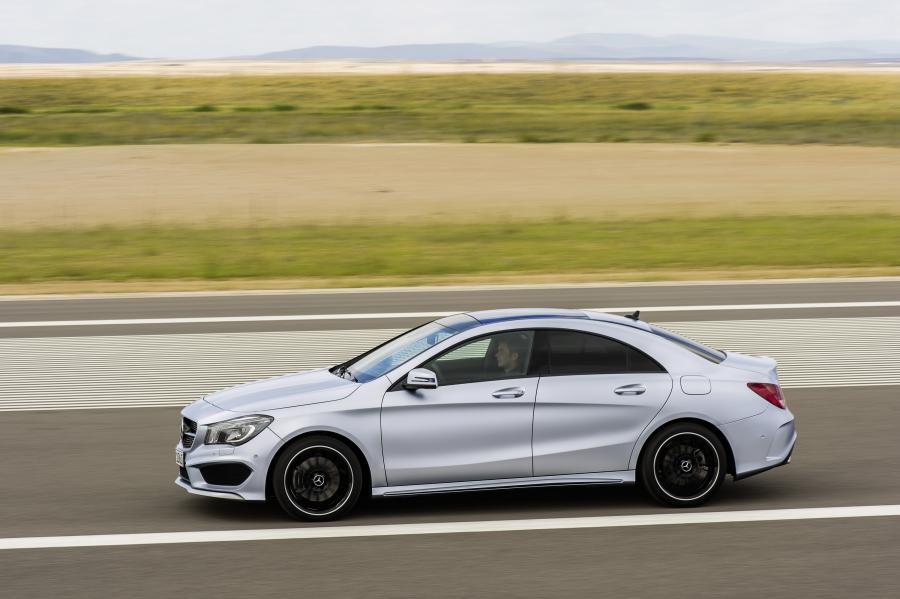  Mercedes-Benz CLA250 2014 года  (US) (фото 25 из 28)